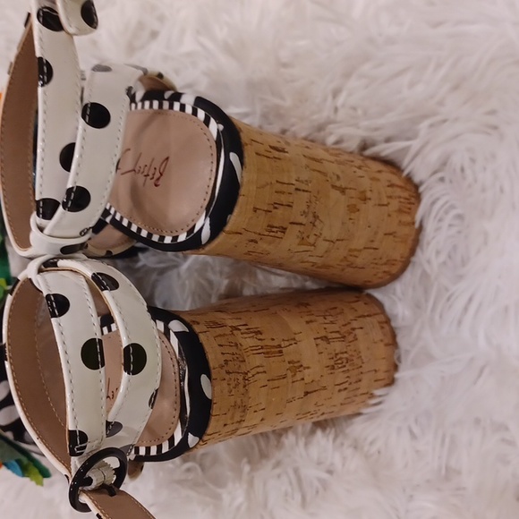 Betsey Johnson Women's Sprite Fruit Embellished Chunky Heels Sandals Size 7M NEW - Picture 11 of 16